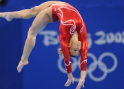 开云体育APP下载-爱德华兹点燃赛场，尼克斯险胜湖人，一场定义未来的对决