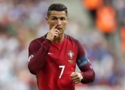 开云体育-篮网对阵开拓者，霍勒迪在关键时刻的连续得分，如何成为比赛转折点？