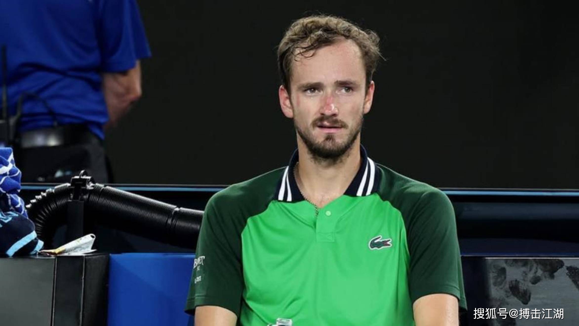 包含意大利网球队绝地反击英国网球队，梅德韦杰夫绝境逆转的词条