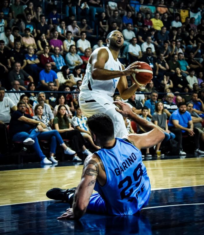 美国男篮绝杀南韩男篮，艾顿制霸全场