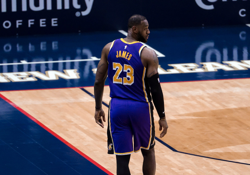 湖人逆转北京队，库里状态火热的简单介绍