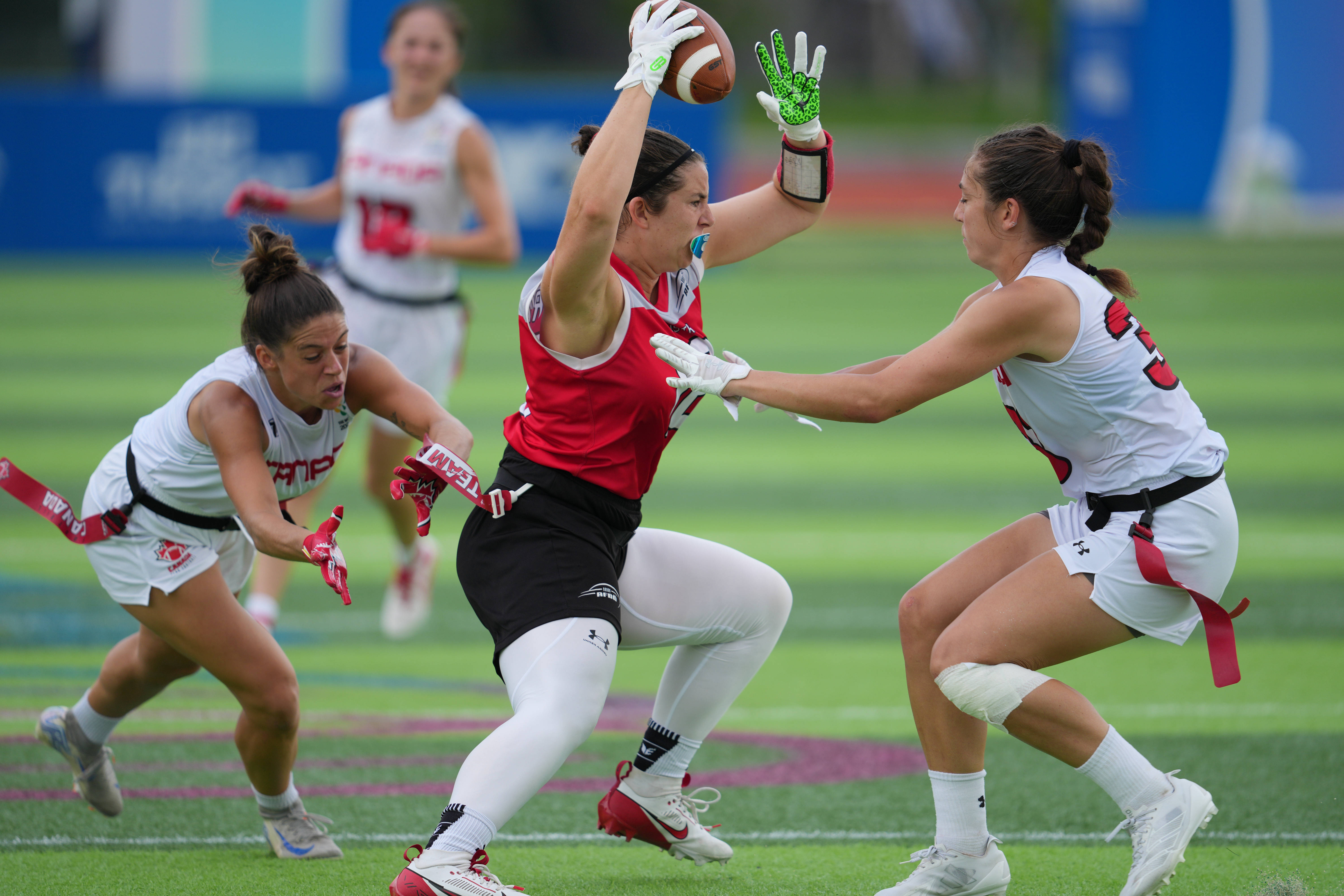 加拿大女子长跑选手突围晋级 加拿大女子长跑选手突围晋级