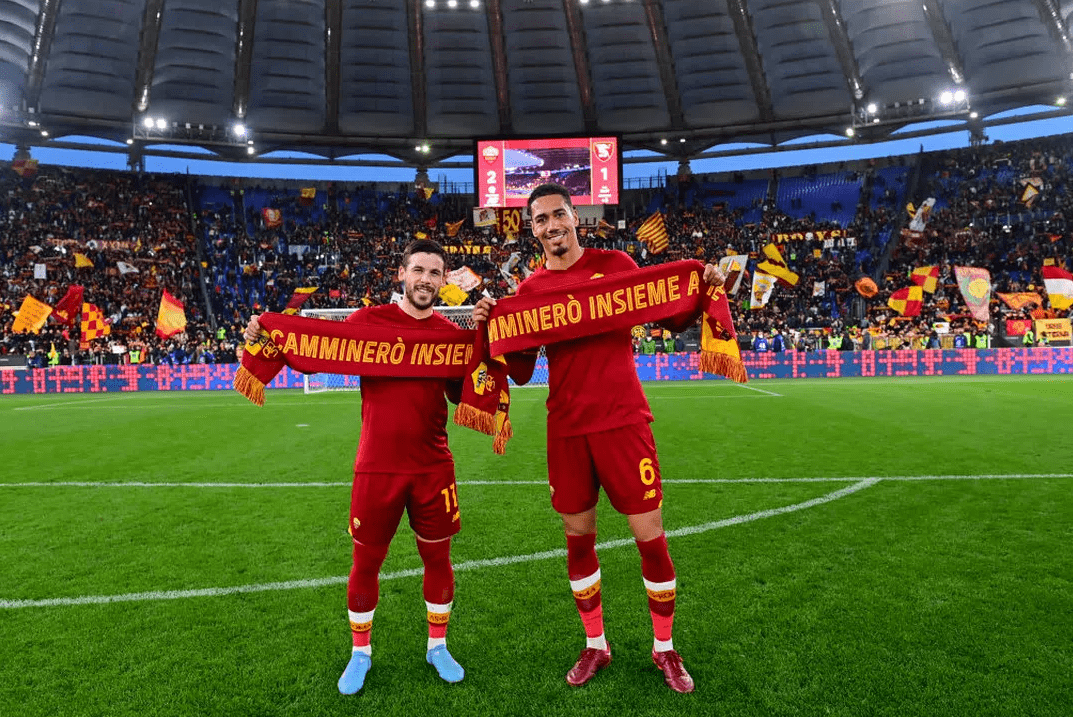 罗马全队努力奋斗,赢得掌声 罗马全队努力奋斗,赢得掌声