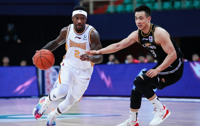 包含上海队横扫辽宁队，霍勒迪惊艳四座的词条