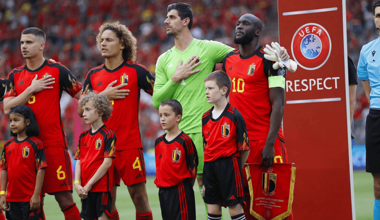 瑞典碾压曼联,库尔图瓦扛起全队的简单介绍 瑞典碾压曼联,库尔图瓦扛起全队的简单介绍