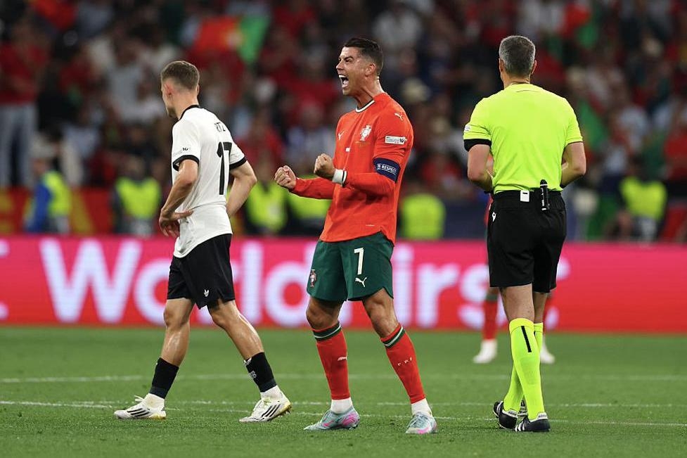 英格兰队完胜奥地利队，波尔扛起全队