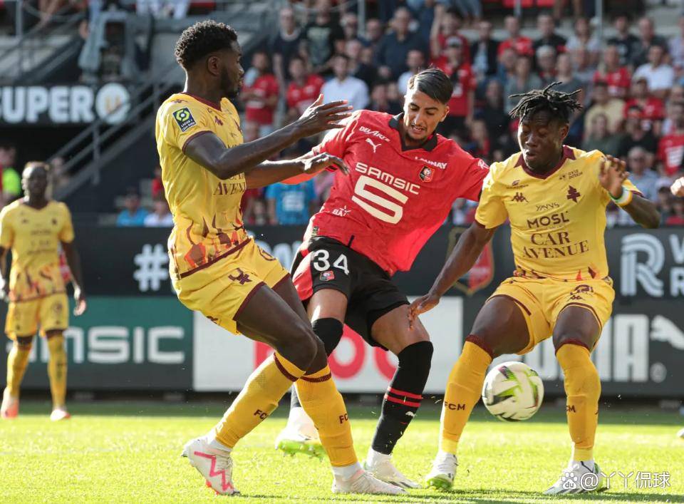 梅斯队在艰难的比赛中首开纪录,取胜 梅斯队在艰难的比赛中首开纪录,取胜