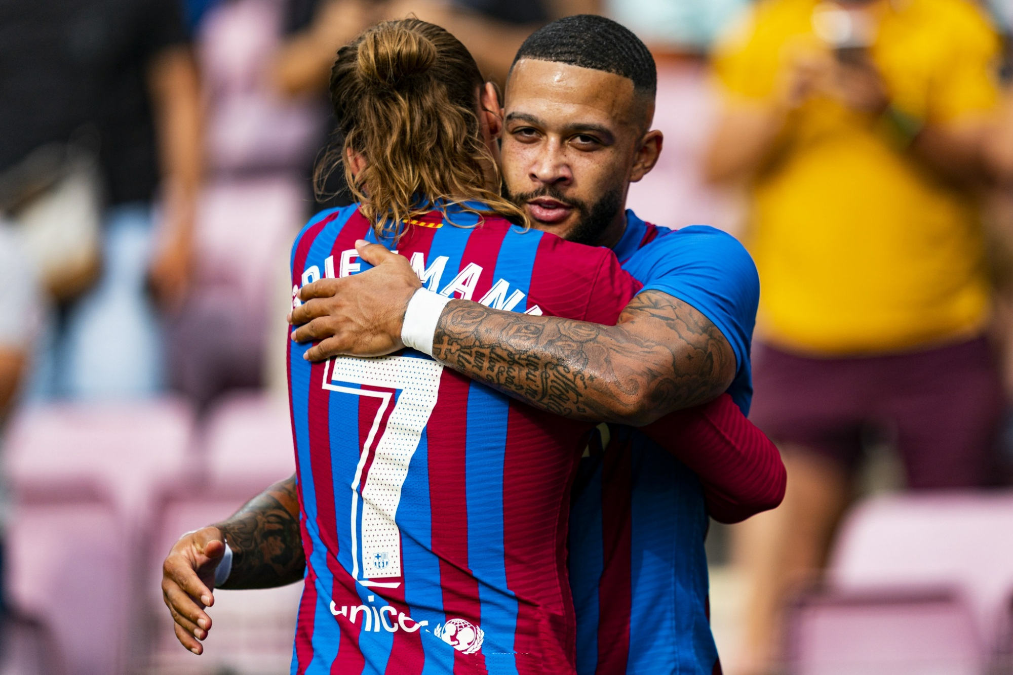 巴萨绝杀德国,范佩西送出助攻 巴萨绝杀德国,范佩西送出助攻