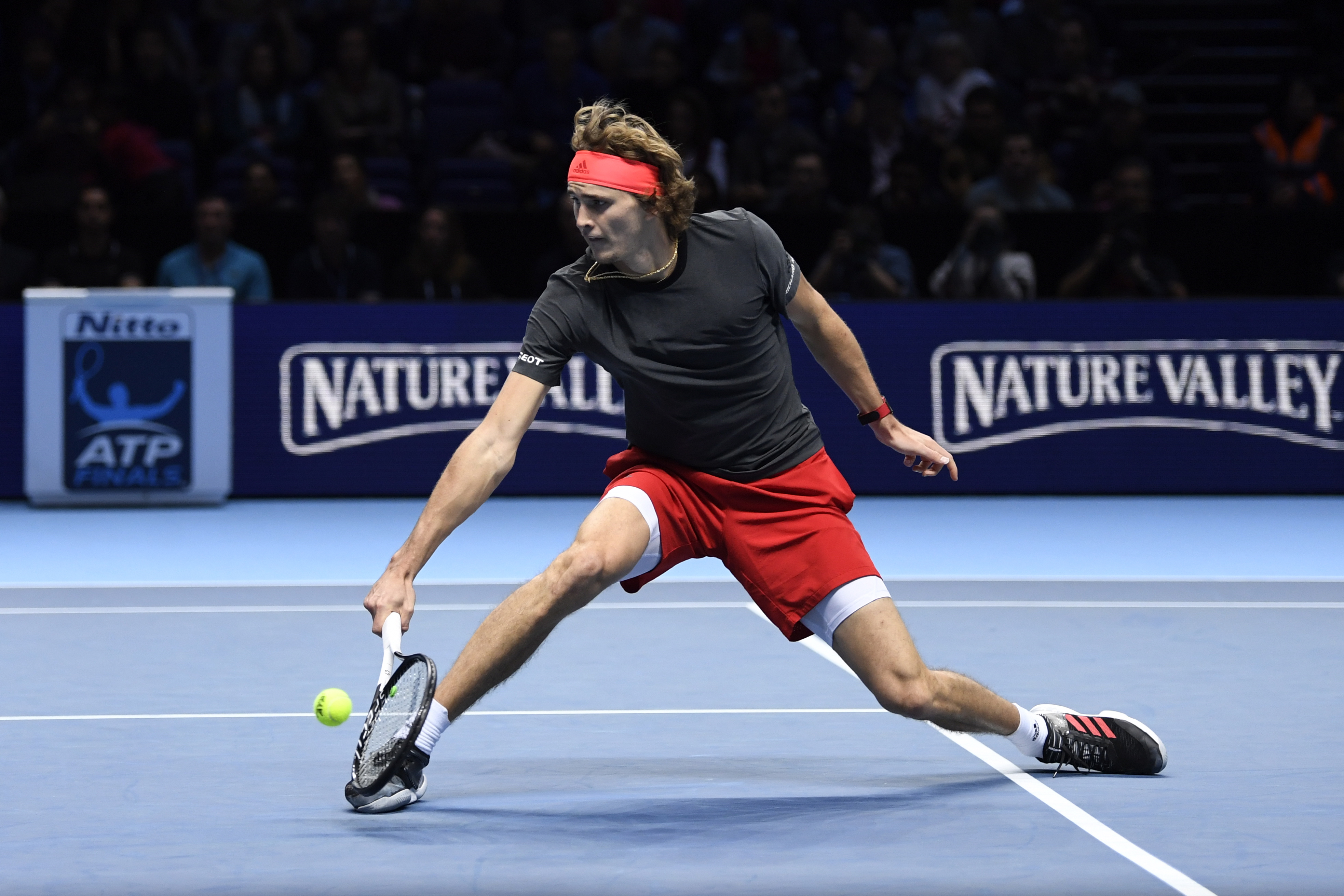 法国网球队轻取德国网球队，兹维列夫统治全场的简单介绍