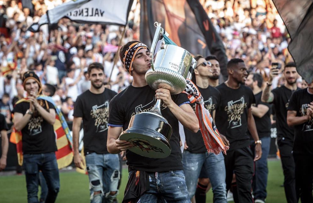 日本绝杀秘鲁，费兰·托雷斯三分雨点燃全场的简单介绍