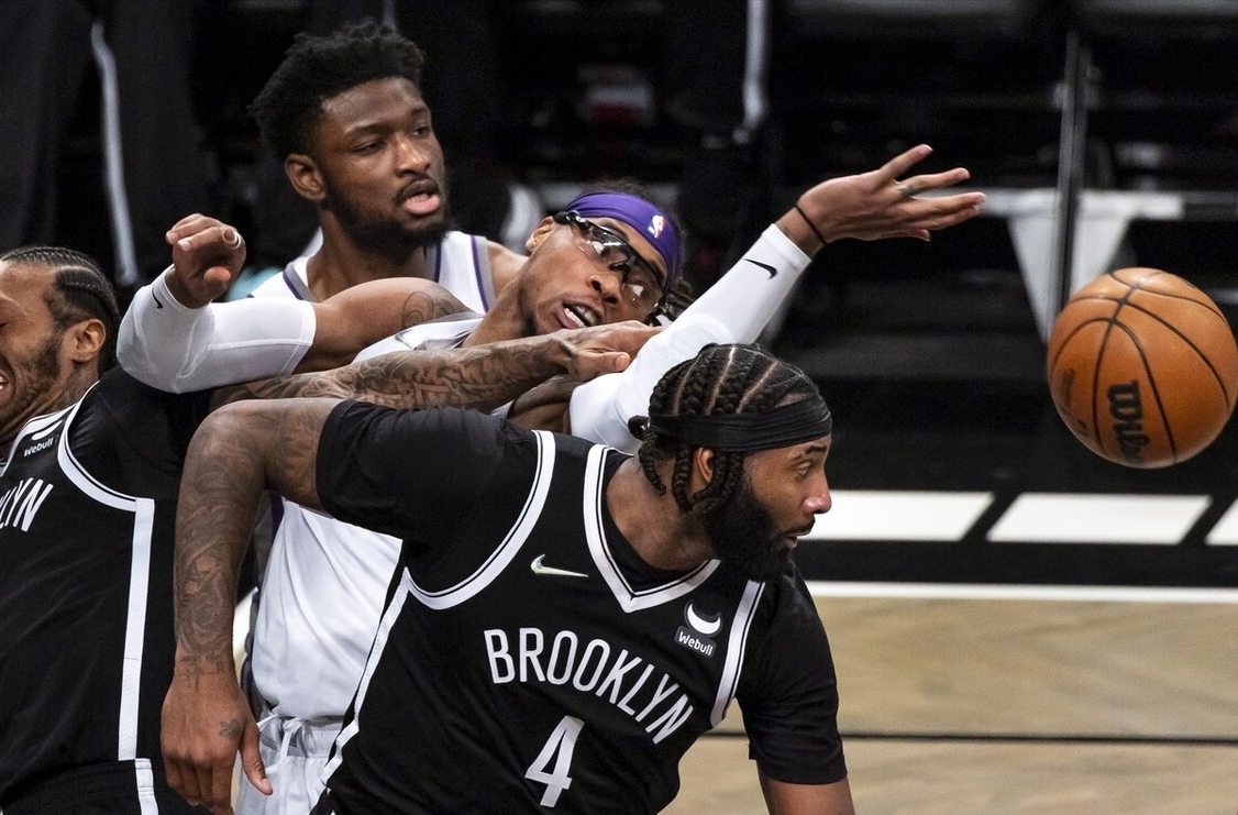 包含法国羽毛球队险胜马来西亚羽毛球队，马琳打破历史纪录的词条