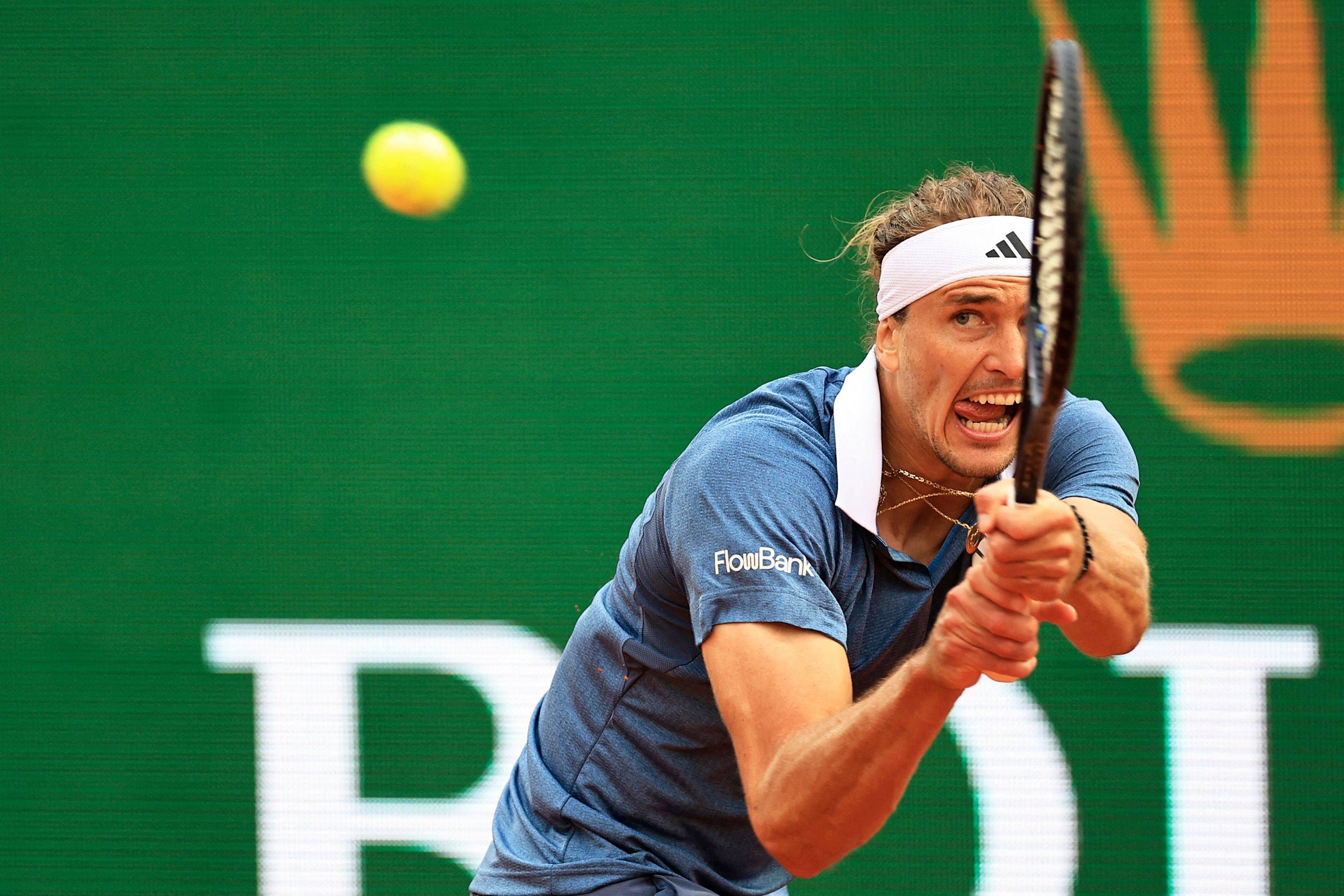 包含西班牙网球队横扫法国网球队，兹维列夫关键制胜的词条