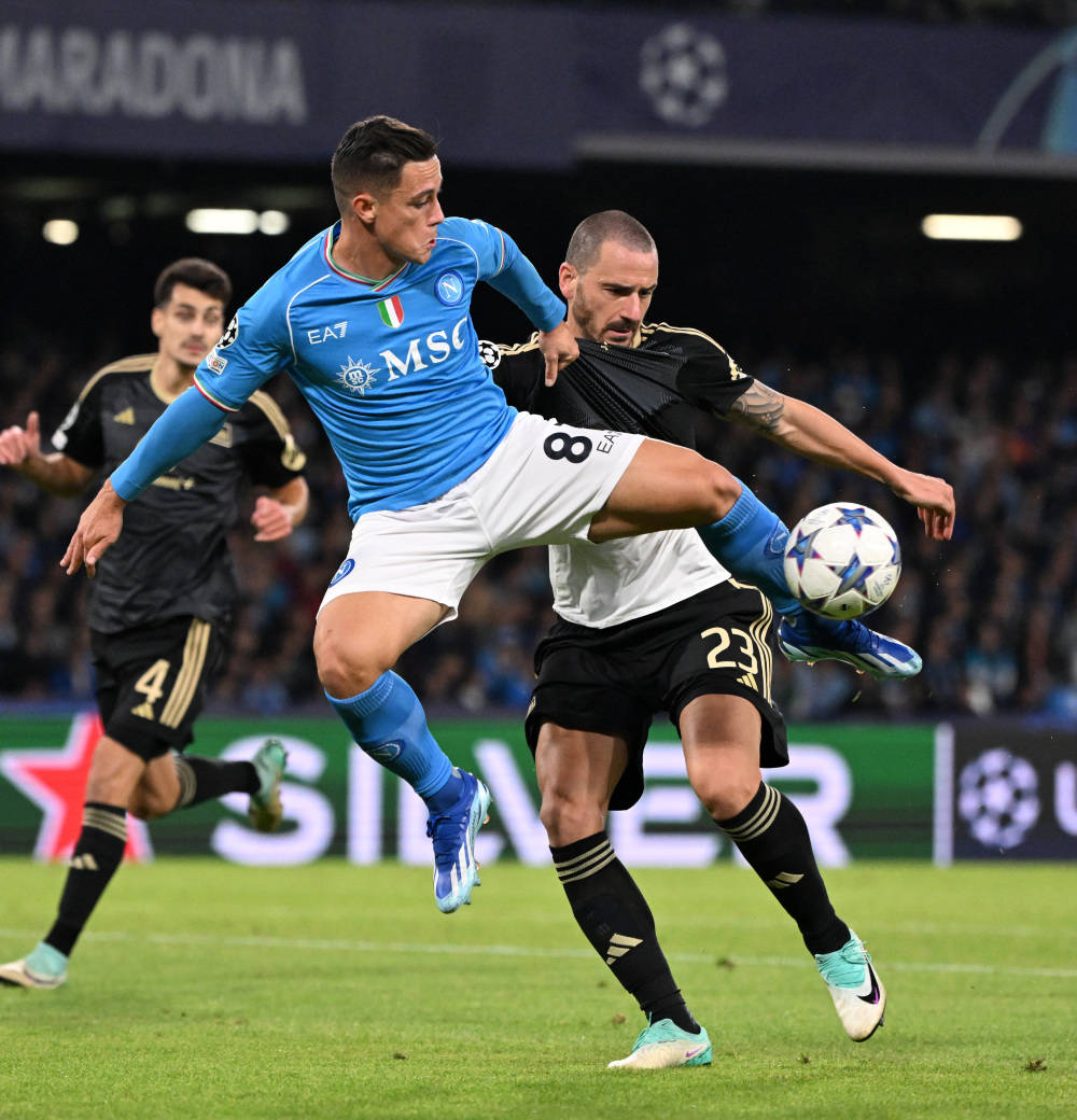 包含罗马胜那不勒斯,状态全面爆发,欲夺联赛的词条 包含罗马胜那不勒斯,状态全面爆发,欲夺联赛的词条