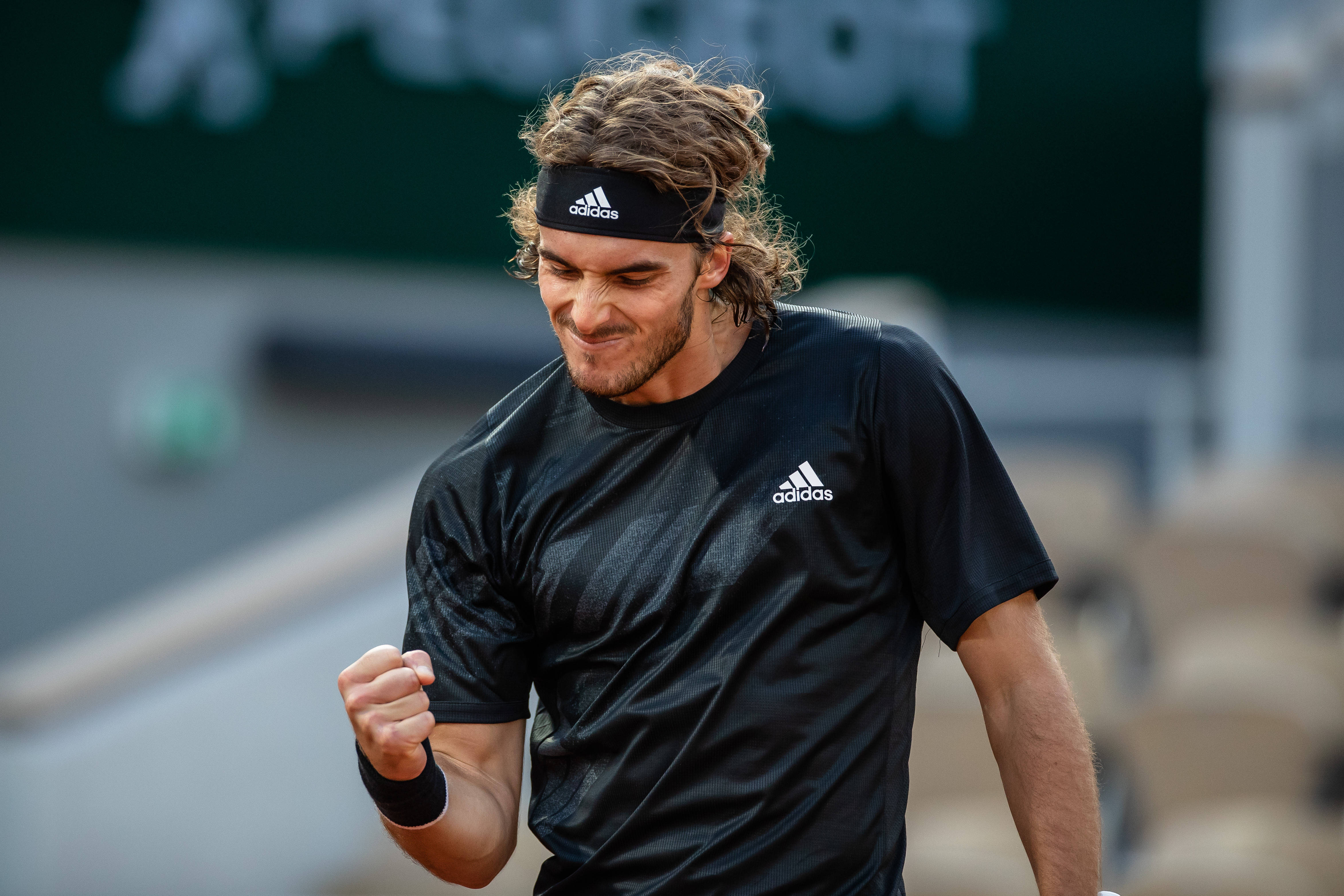 法国网球队险胜德国网球队，西西帕斯打破历史纪录