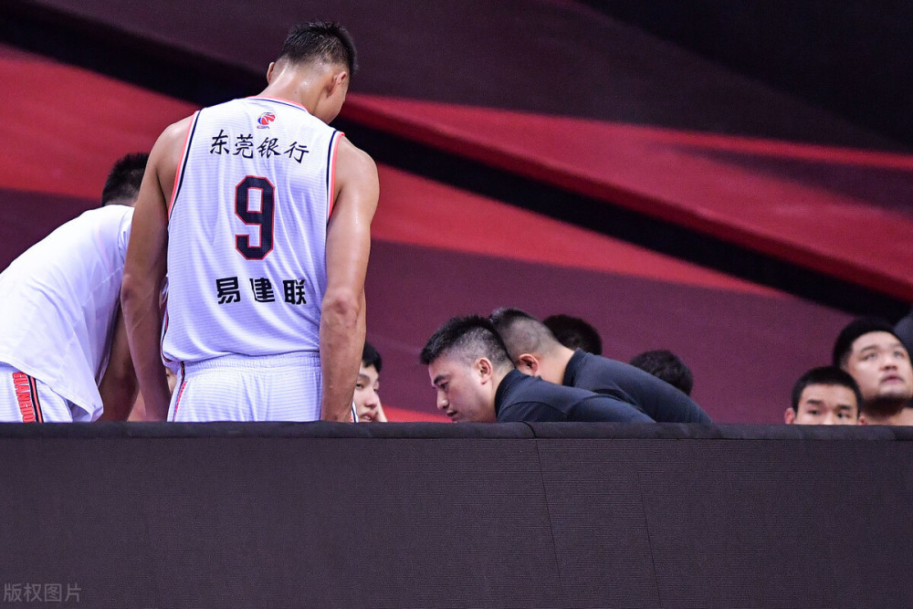 关于青岛队绝杀新疆队，易建联状态火热的信息