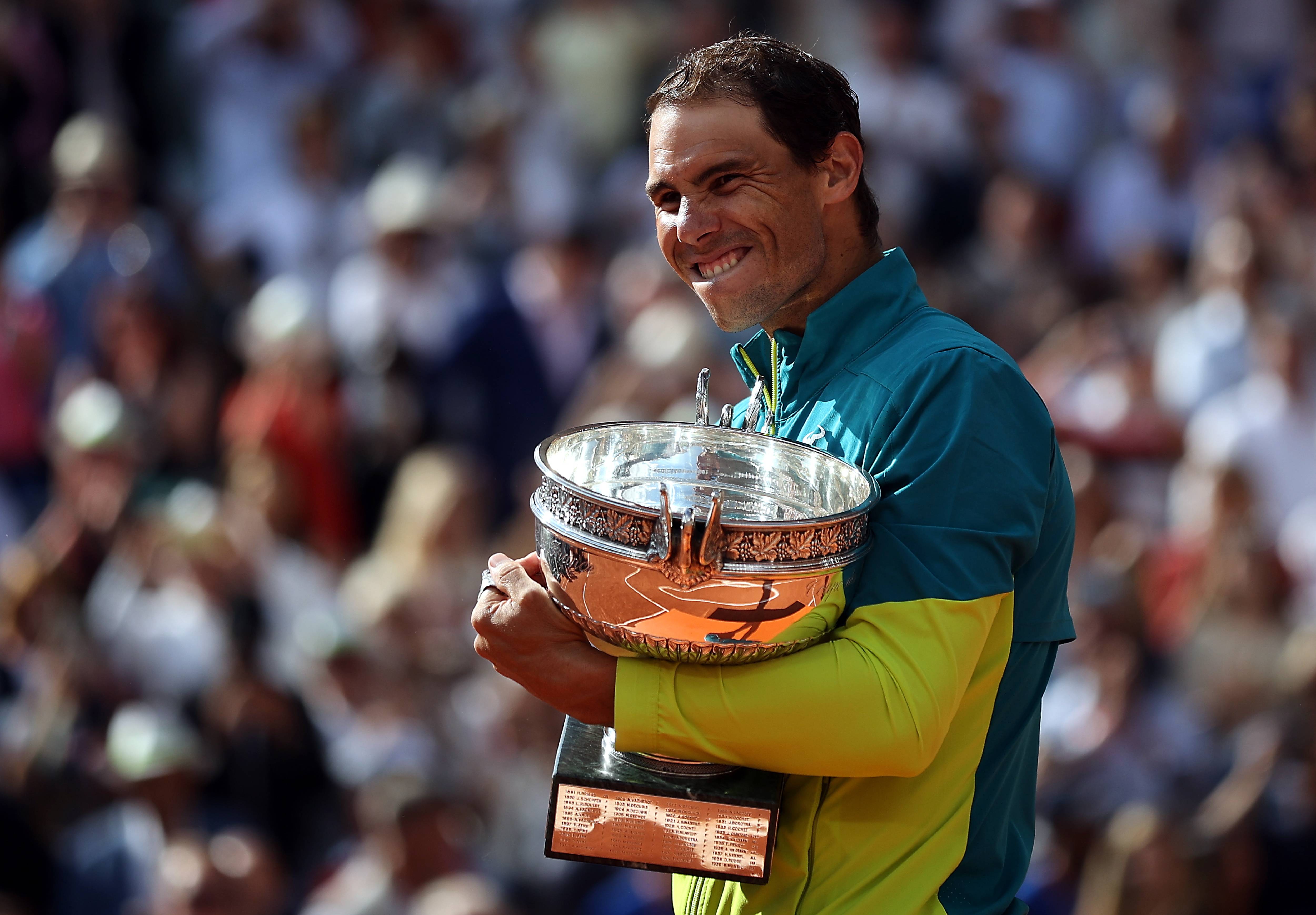 包含法网险胜戴维斯杯，纳达尔点燃赛场的词条