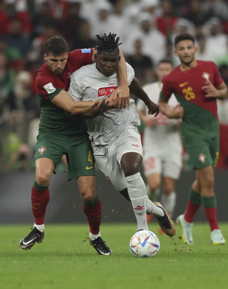 法国队大胜晋级，迎来胜利辉煌照亮征程的简单介绍