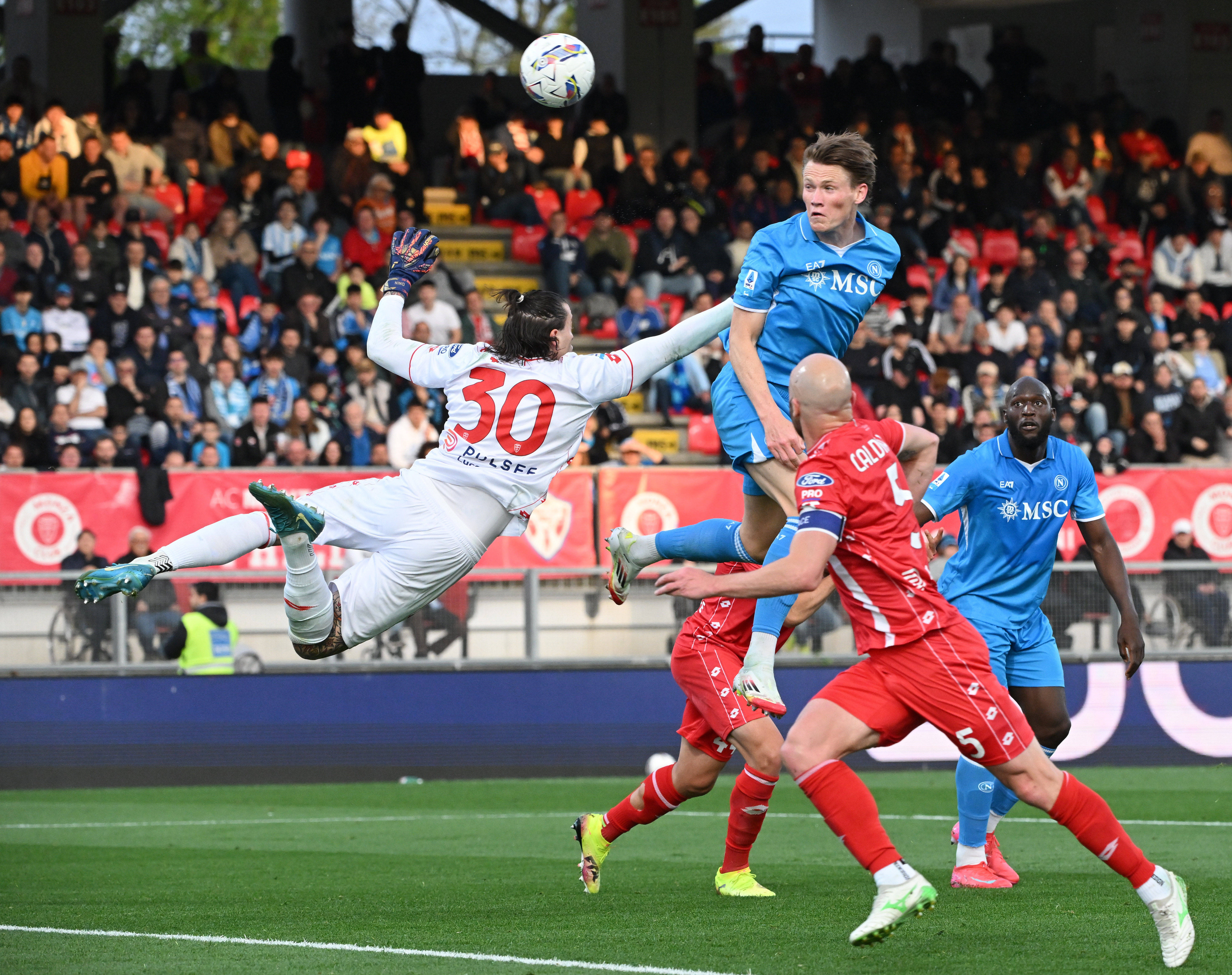 包含罗马主场迎战佛罗伦萨，火爆对决谁能取胜？的词条