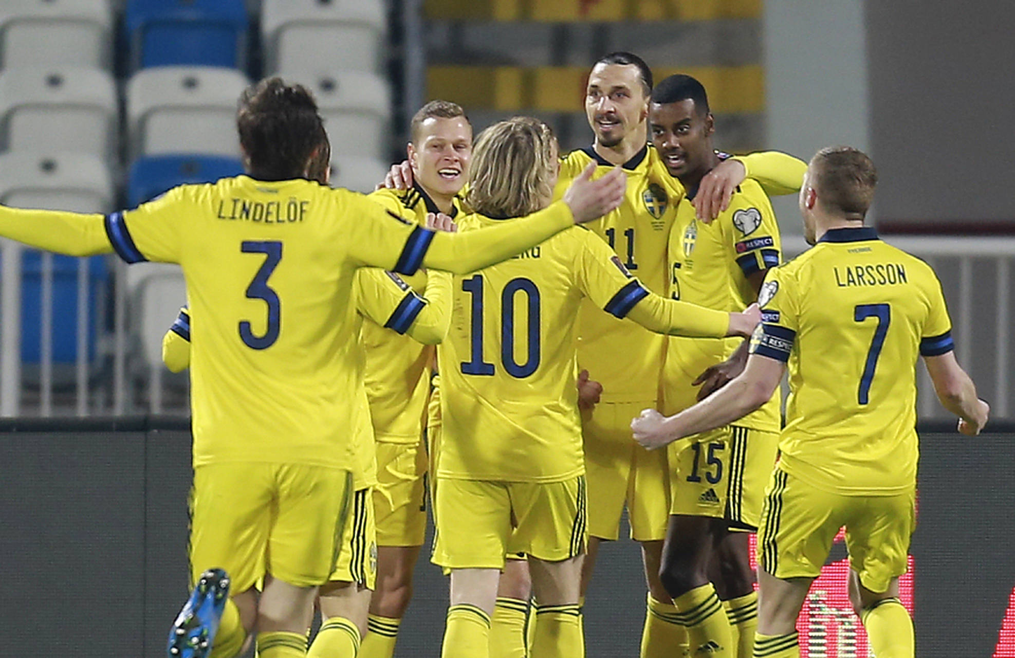 包含科索沃队备战阿姆索,欧预赛火爆一触可发的词条 包含科索沃队备战阿姆索,欧预赛火爆一触可发的词条