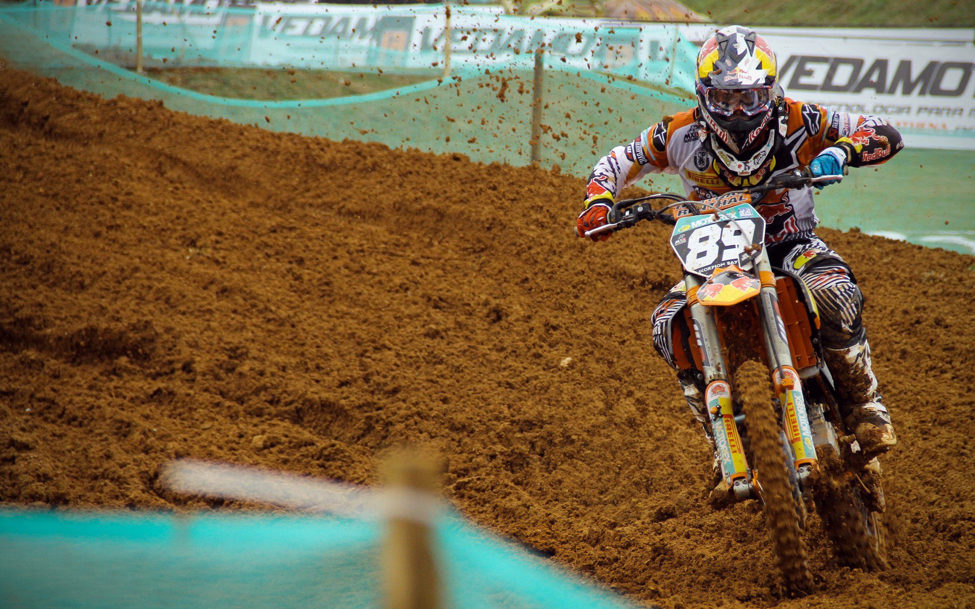 萨内爆发点燃希望，波兰绝境逆转诠释足球魅力